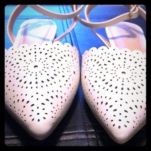 NWOT - Old Navy Flats, size 6